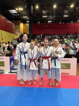 Srečni objemi zmagovalk